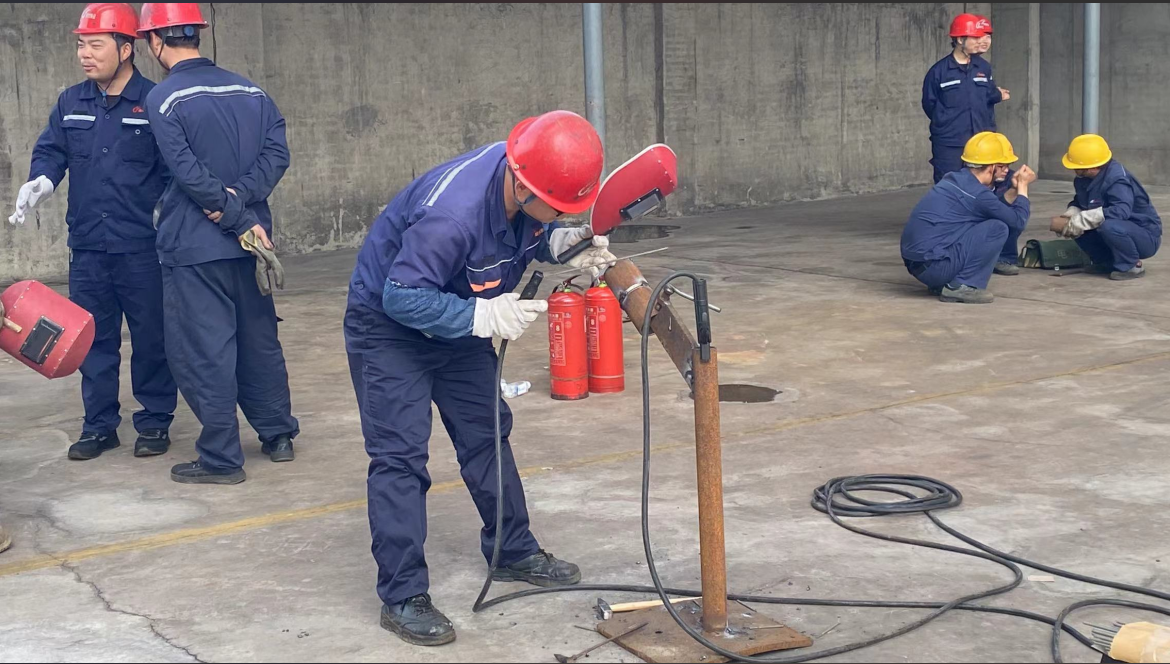 安陽市殷都區(qū)總工會舉辦安陽市新型化工產(chǎn)業(yè)集群技能競賽暨第十屆“同興杯”職工技能大賽